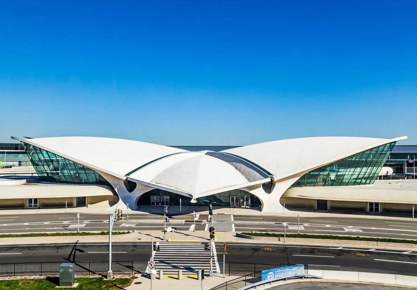 Lux VIP luxury chauffeur service — JFK Airport Car Service